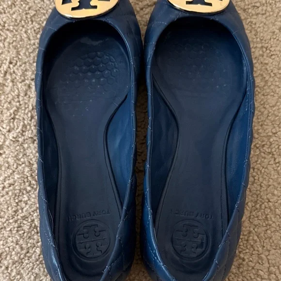 Tory Burch Dark Blue Quilted Flats with Gold Emblem - Picture 4 of 8